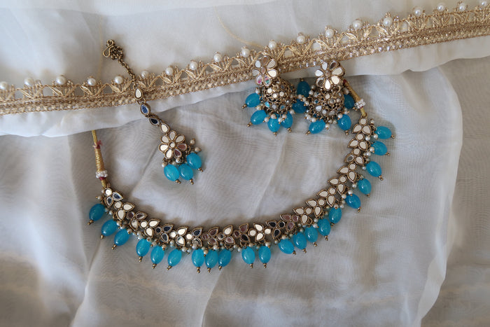 Aarza Necklace Set