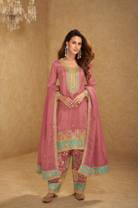 Nora Farshi Salwar