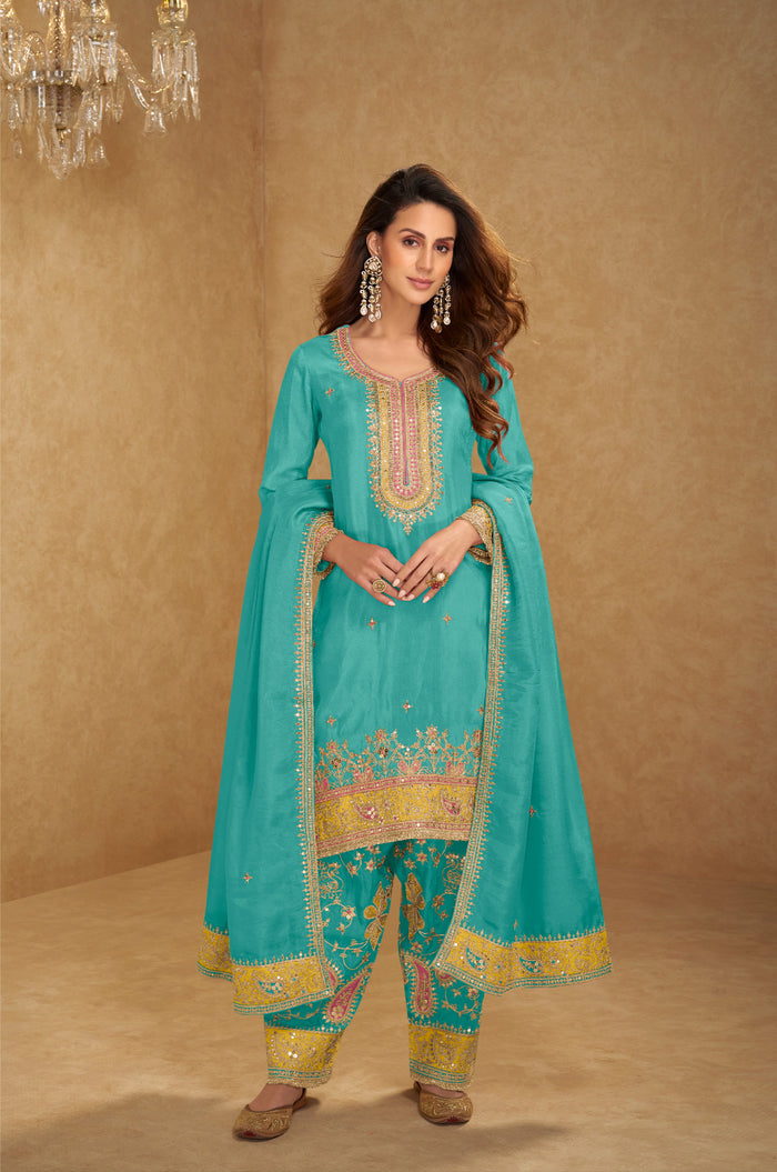 Nora Farshi Salwar