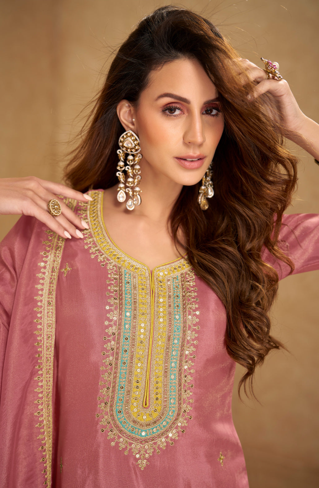 Nora Farshi Salwar